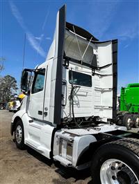 2019 Volvo VNL300