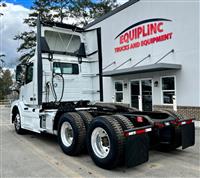 2018 Volvo VNL300