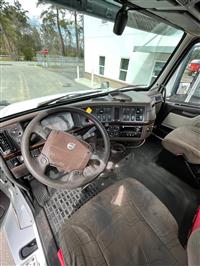 2018 Volvo VNL300