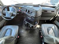 2023 Volvo VNL860