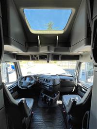2023 Volvo VNL860