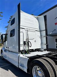 2023 Volvo VNL860