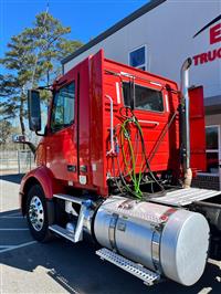 2021 Volvo VNR 6X2 Day Cab