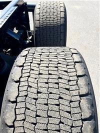 2021 Volvo VNR 6X2 Day Cab