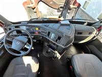 2021 Volvo VNR 6X2 Day Cab