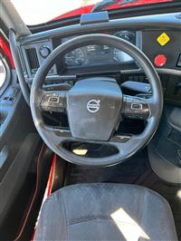 2021 Volvo VNR 6X2 Day Cab