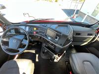 2021 Volvo VNR 6X2 Day Cab