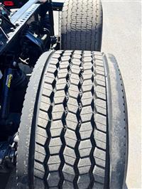 2021 Volvo VNR 6X2 Day Cab