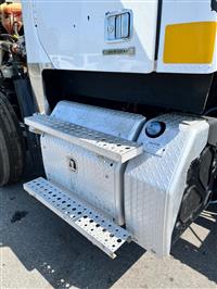 2015 Freightliner Coronado 122 SD