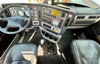 2015 Freightliner Coronado 122 SD