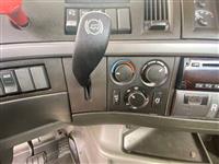 2021 Volvo VNR 6X2 Day Cab