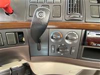 2017 Volvo VNM SINGLE AXLE DAY CAB