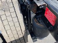 2017 Volvo VNM SINGLE AXLE DAY CAB