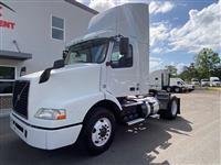 2017 Volvo VNM SINGLE AXLE DAY CAB