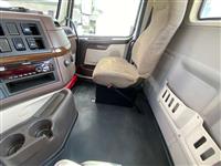 2017 Volvo VNM SINGLE AXLE DAY CAB
