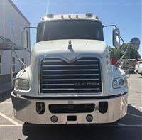 2018 Mack CXU 613 MID ROOF SLEEPER