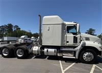 2018 Mack CXU 613 MID ROOF SLEEPER