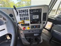 2018 Mack CXU 613 MID ROOF SLEEPER