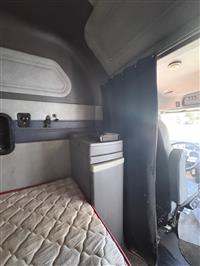 2018 Mack CXU 613 MID ROOF SLEEPER