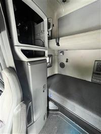 2024 Volvo VNL760