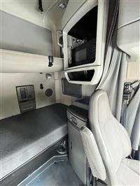 2024 Volvo VNL760