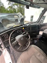 2024 Volvo VNL760