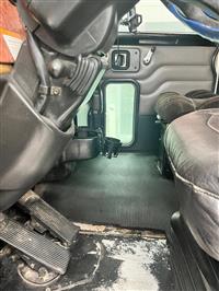 2007 Peterbilt 335