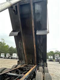 2007 Peterbilt 335
