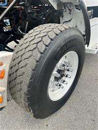 2007 Peterbilt 335