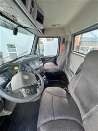 2019 Volvo VNR