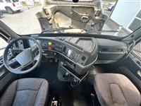 2019 Volvo VNR