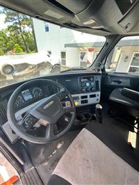 2020 Freightliner CASCADIA 116