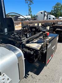 2012 Mack GU713