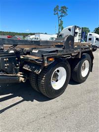 2012 Mack GU713