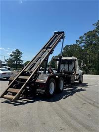 2012 Mack GU713