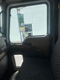 2012 Mack GU713
