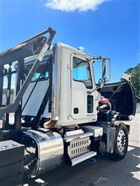 2012 Mack GU713