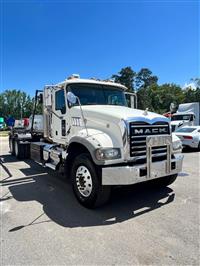 2012 Mack GU713