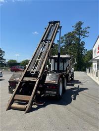 2012 Mack GU713