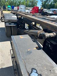 2012 Mack GU713