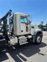 2012 Mack GU713