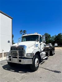 2012 Mack GU713