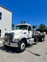 2012 Mack GU713