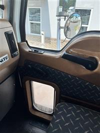 2016 Mack GU713
