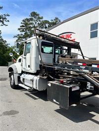 2016 Mack GU713