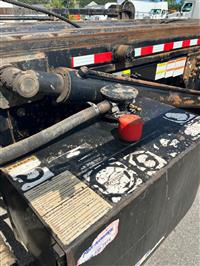 2016 Mack GU713