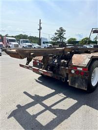 2016 Mack GU713