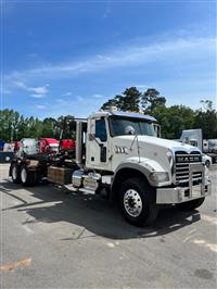 2016 Mack GU713