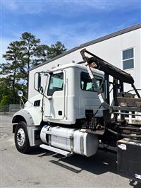 2016 Mack GU713