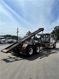 2016 Mack GU713